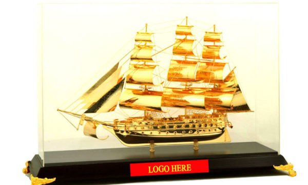 Mô-hình-thuyền-buồm-vàng-cao-cấp-BT-211GP