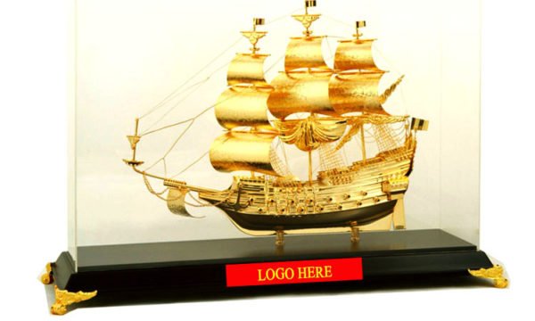 Mô-hình-thuyền-buồm-vàng-cao-cấp-BT-215GP